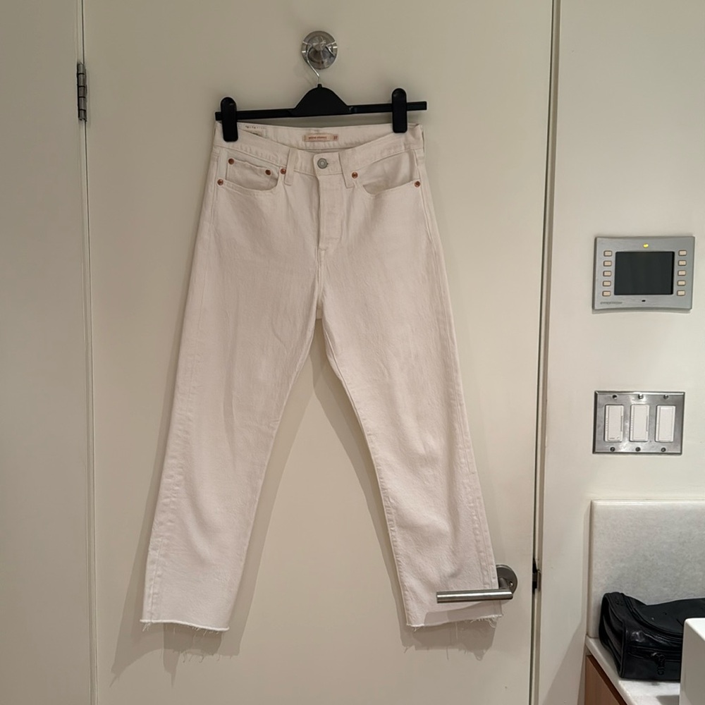 Levi’s Wedgie straight White jeans.